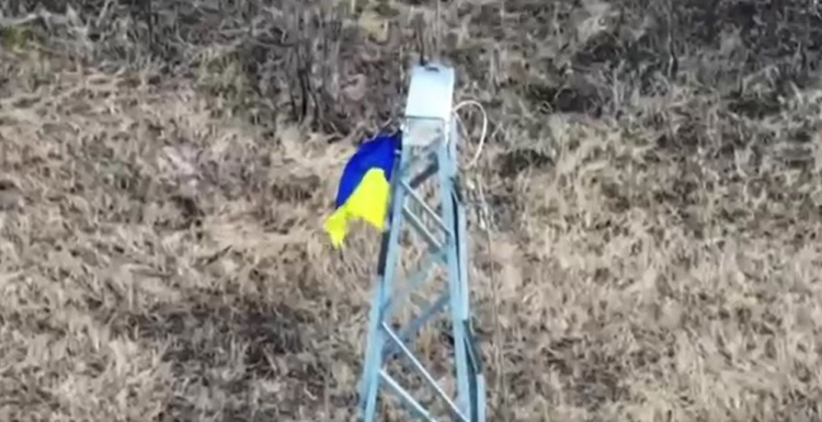 Сили оборони підняли український прапор під Кремінною