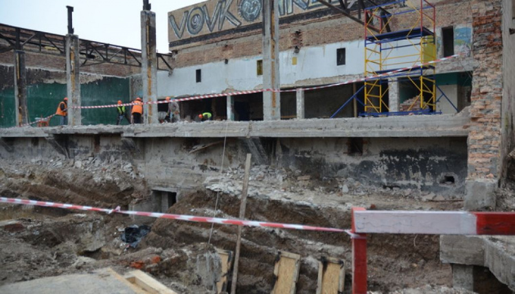 В Мариуполе продолжается строительство «Мультицентра» в Левобережном районе (ФОТО)