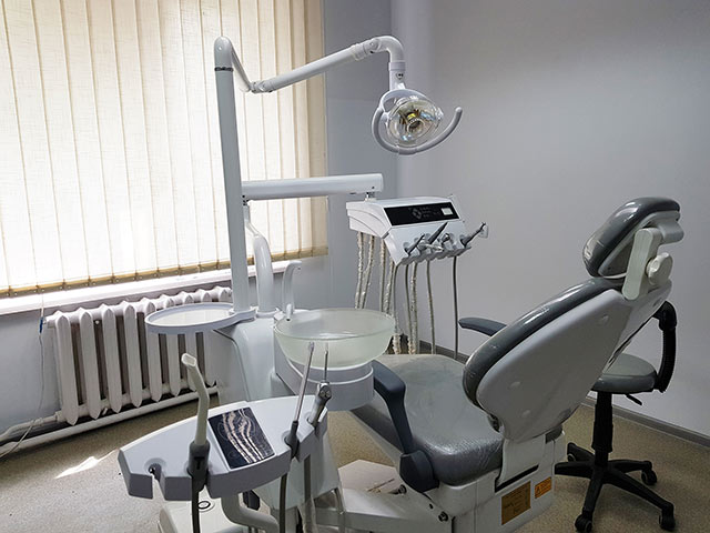 У Києві діє безкоштовна стоматологія для маріупольців