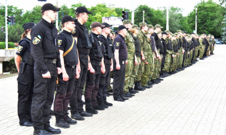 На выходных Мариуполь будут патрулировать усиленные наряды полиции (ФОТО)