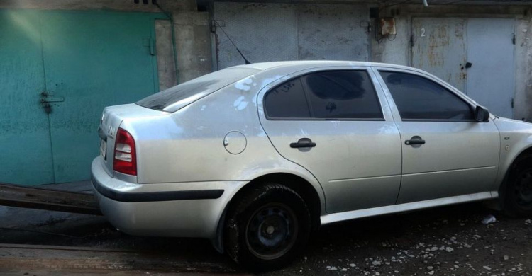 В Мариуполе найдено пропавшее авто с «георгиевской лентой» и шашками (ФОТО)