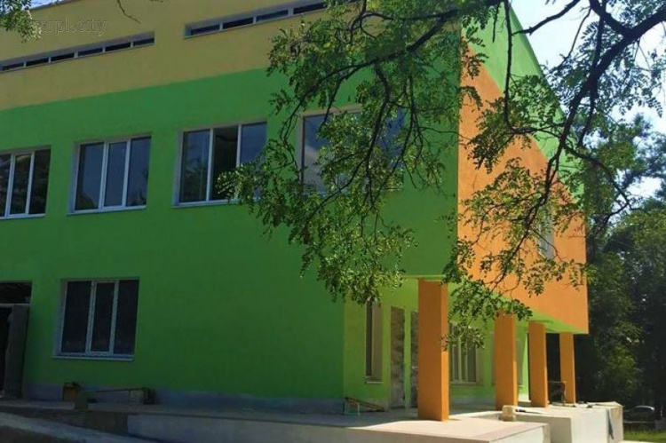 Вернется ли детская поликлиника ГБ № 3 Мариуполя в прежнее здание?
