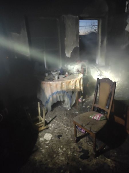 Тела погибших выносили соседи и спасатели: на Донетчине горели два дома