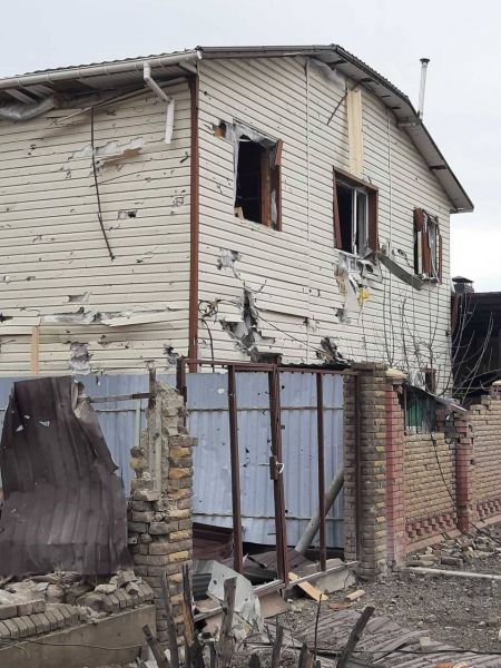 Появились фото разрушенных домов в Левобережном районе Мариуполя