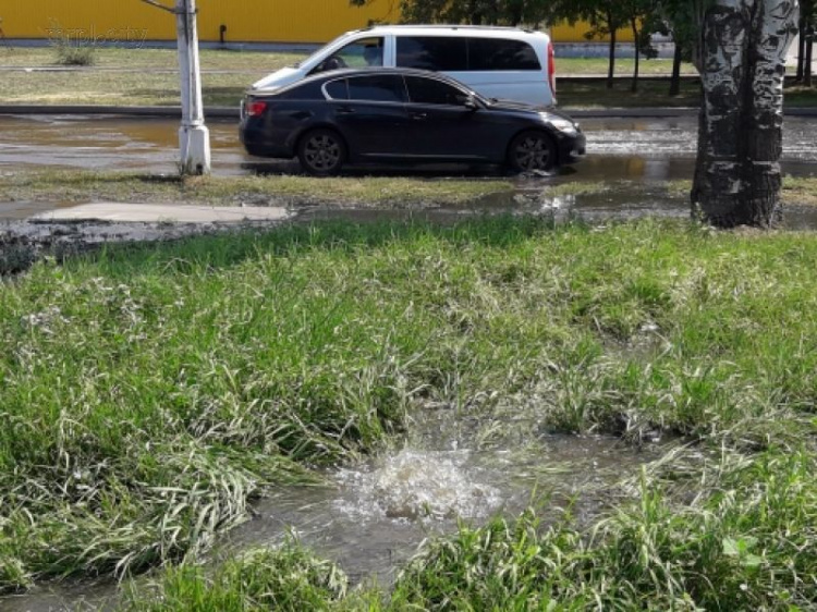Мариуполь утопает в «душистых» реках