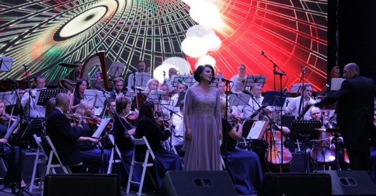Мариупольцы три часа наслаждались классической музыкой под открытым небом (ФОТО+ВИДЕО)