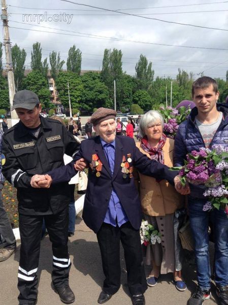 Мариуполец Карп Соколов на возложении цветов 9  мая 2017 года.