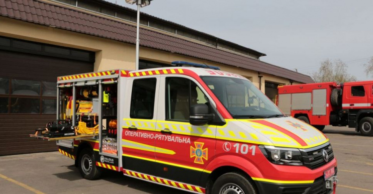Спасатели Донетчины получили многофункциональную машину для аварийных работ (ФОТО)