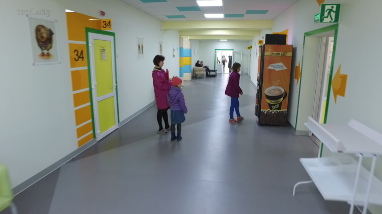 Из серой больницы в европейскую клинику: видеоэкскурсия по модернизированному детскому центру в Мариуполе (ФОТО+ВИДЕО)
