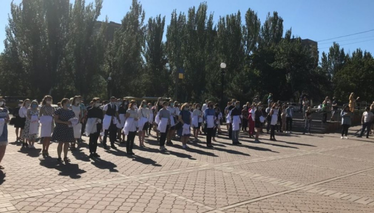 Шестьдесят первокурсников-медиков приняли присягу в Мариуполе