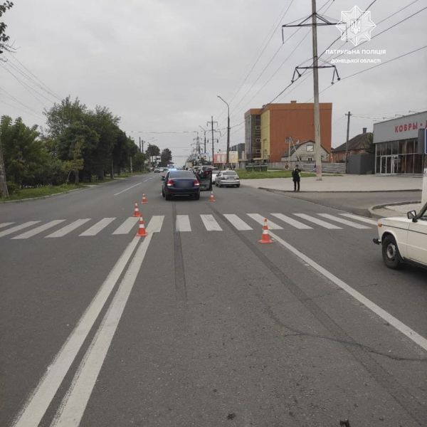 В Мариуполе автомобиль сбил женщину на пешеходном переходе