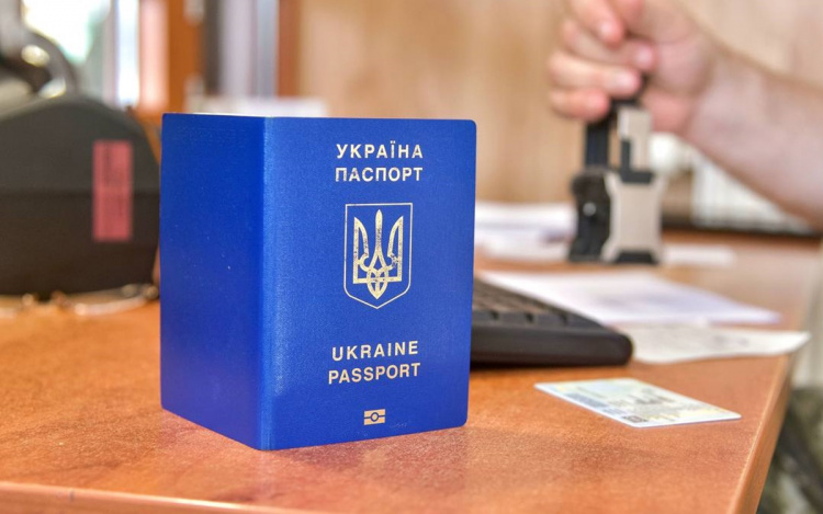 Чи можна виїхати з України за е-документами в Дії – пояснення ДПСУ