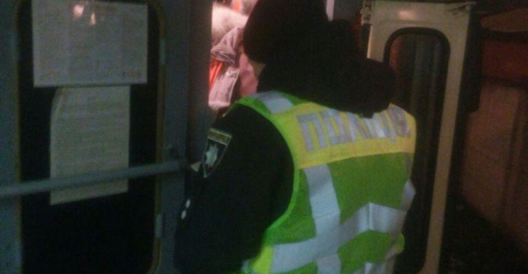 Патрульные в Мариуполе оштрафовали водителя трамвая (ФОТО)