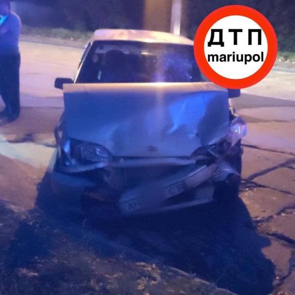 В Мариуполе «лоб в лоб» столкнулись автомобили