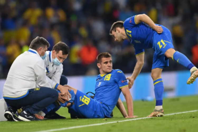 Украинский футболист Артем Беседин не сможет играть полгода