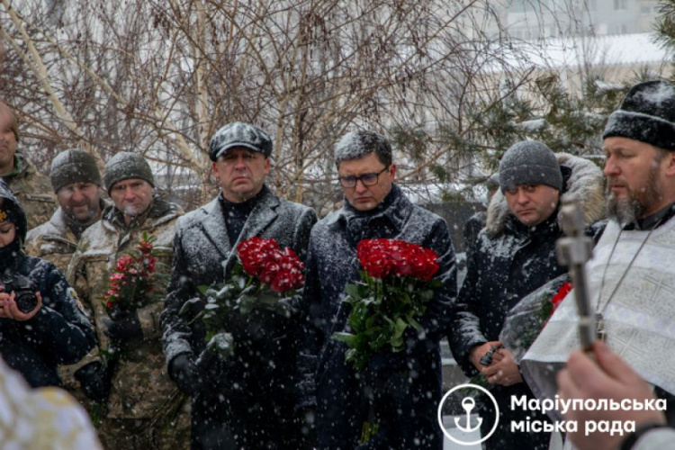 В Мариупольском районе почтили память жертв обстрела «Восточного»