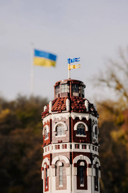 Маріупольська Вежа, Батьківщина-мати та Ластівчине гніздо: унікальні LEGO-конструктори розіграють за донат на відновлення України