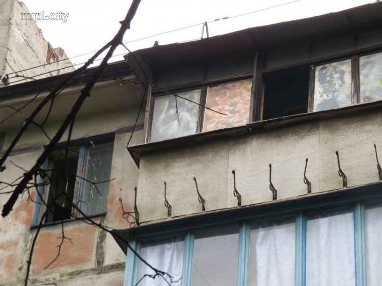 Стрельба в квартире, вооруженный на балконе: Стали известны подробности спецоперации полиции Мариуполя (ФОТО+ДОПОЛНЕНО)
