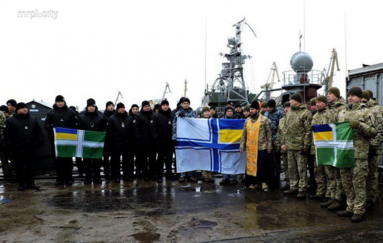 В Мариуполе украинские военные присоединились к акции поддержки пленных моряков (ФОТО)