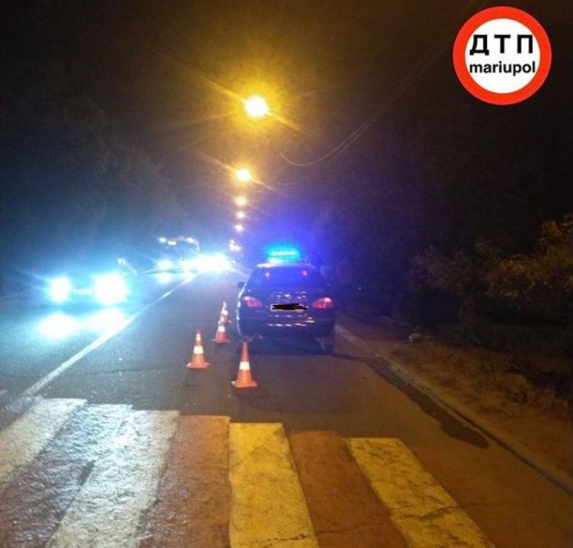В Мариуполе на пешеходном переходе сбили человека