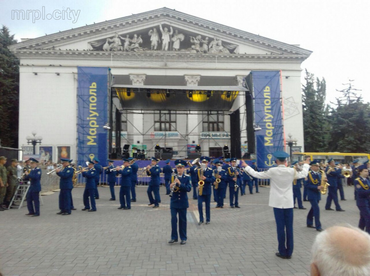 В Мариуполе 160 оркестрантов открыли торжества в честь освобождения города (ФОТО + ВИДЕО)