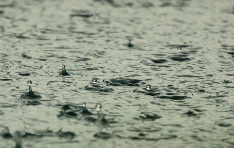 В Мариуполе выходные стартуют с сильным дождем