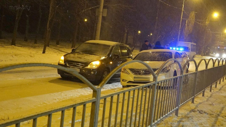 Непогода в Мариуполе спровоцировала несколько аварий (ФОТО)