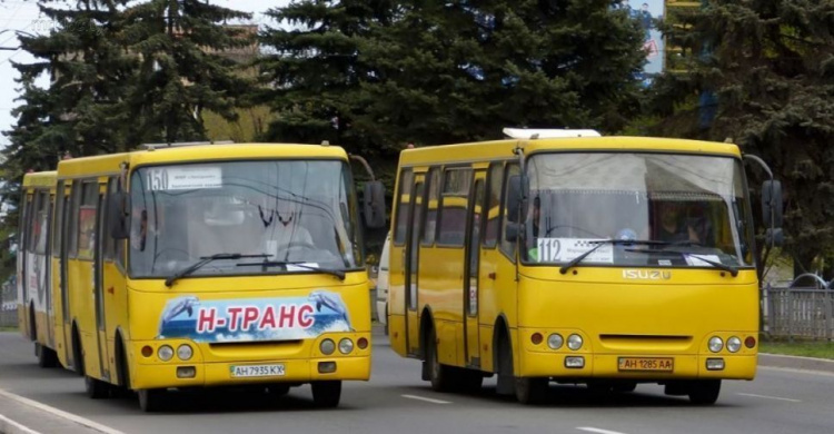 Мариупольские перевозчики соревнуются за право возить горожан (ФОТО)