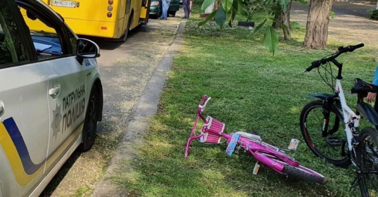 В Мариуполе водитель маршрутки сбил 7-летнего ребенка (ФОТО)
