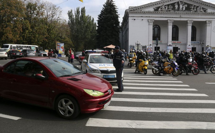 Байкеры Мариуполя закрыли сезон мотопробегом по улицам города