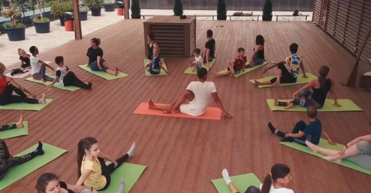 На террасе «Мультицентра» в Мариуполе пройдет фестиваль йоги (ВИДЕО)