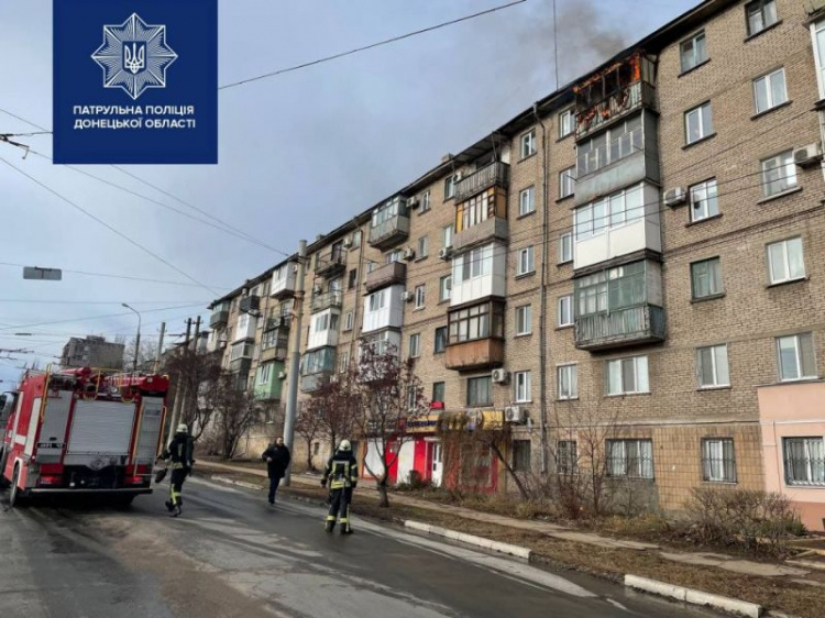 Пожар на верхнем этаже многоэтажки в Мариуполе: стали известны подробности