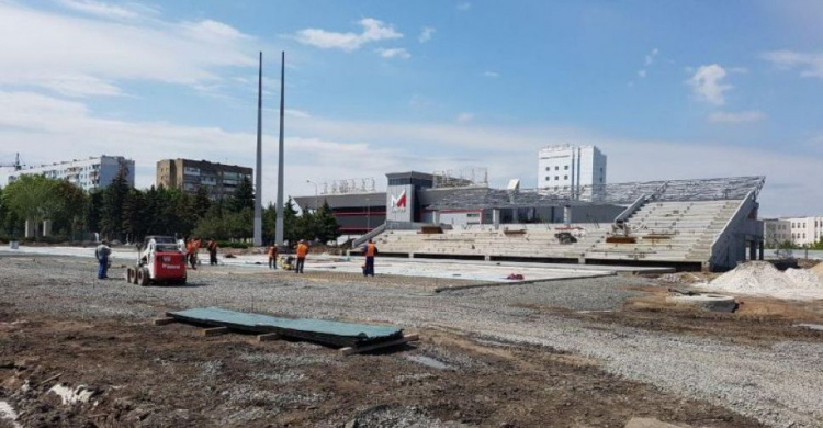 Стало известно, когда завершат реконструкцию площади Свободы в Мариуполе (ВИДЕО)