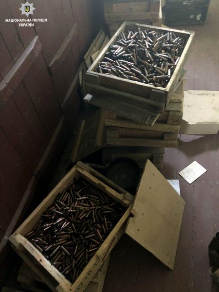 В Мариуполе устанавливают владельца оружейного склада (ФОТО)