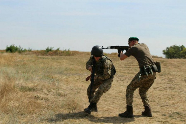 Пограничники Донецкой области показали тактическую подготовку в полевых условиях (ФОТО)