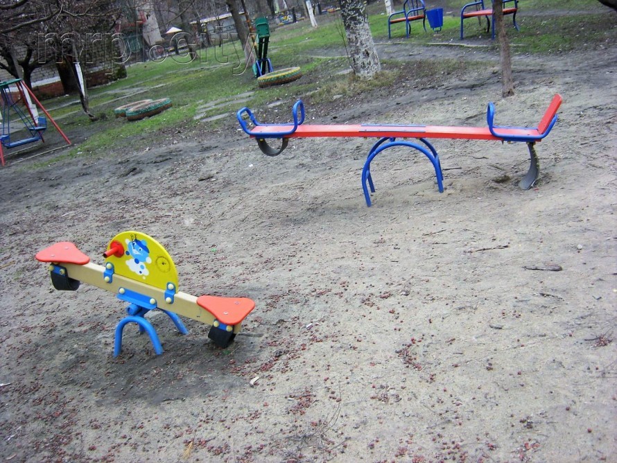 МОЕ и НАШЕ на детской площадке | MRPL.CITY
