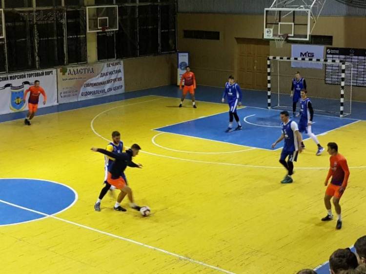 Событие мирового масштаба в Мариуполе — баскетбольно-футбольный вечер