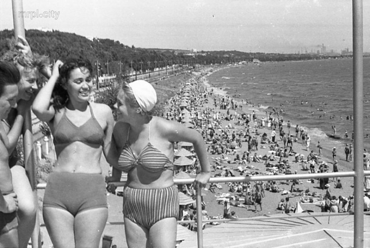 Пляж. Середина 50-х г.г. Фото П.Кашкеля